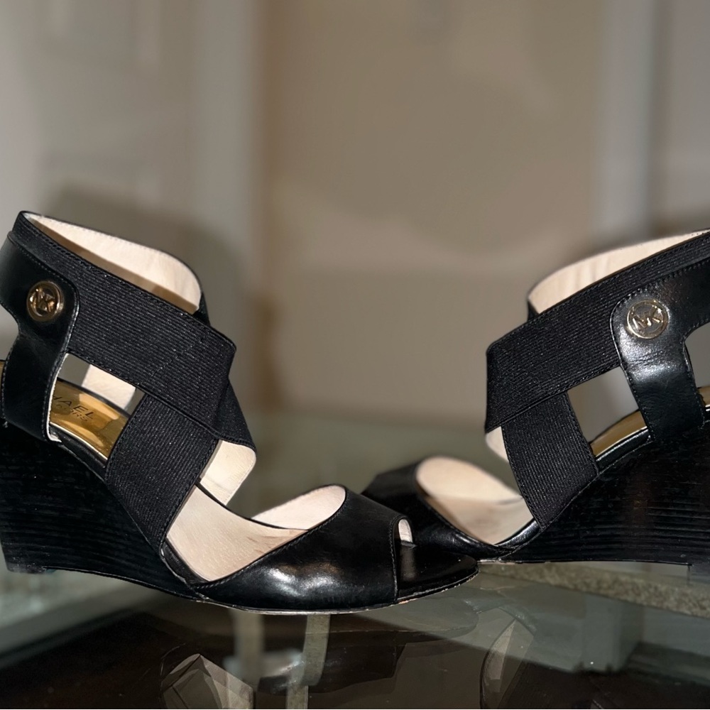 New Meadow Wedge Opened Toe Micheal Khors in great condition! Make me a offer